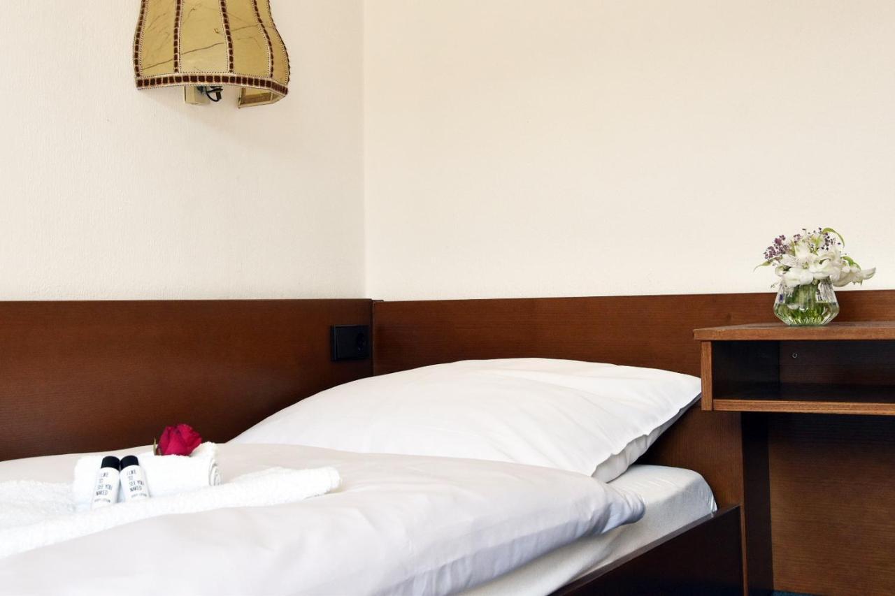 Hotel Goldene Rose Ebersbach an der Fils المظهر الخارجي الصورة