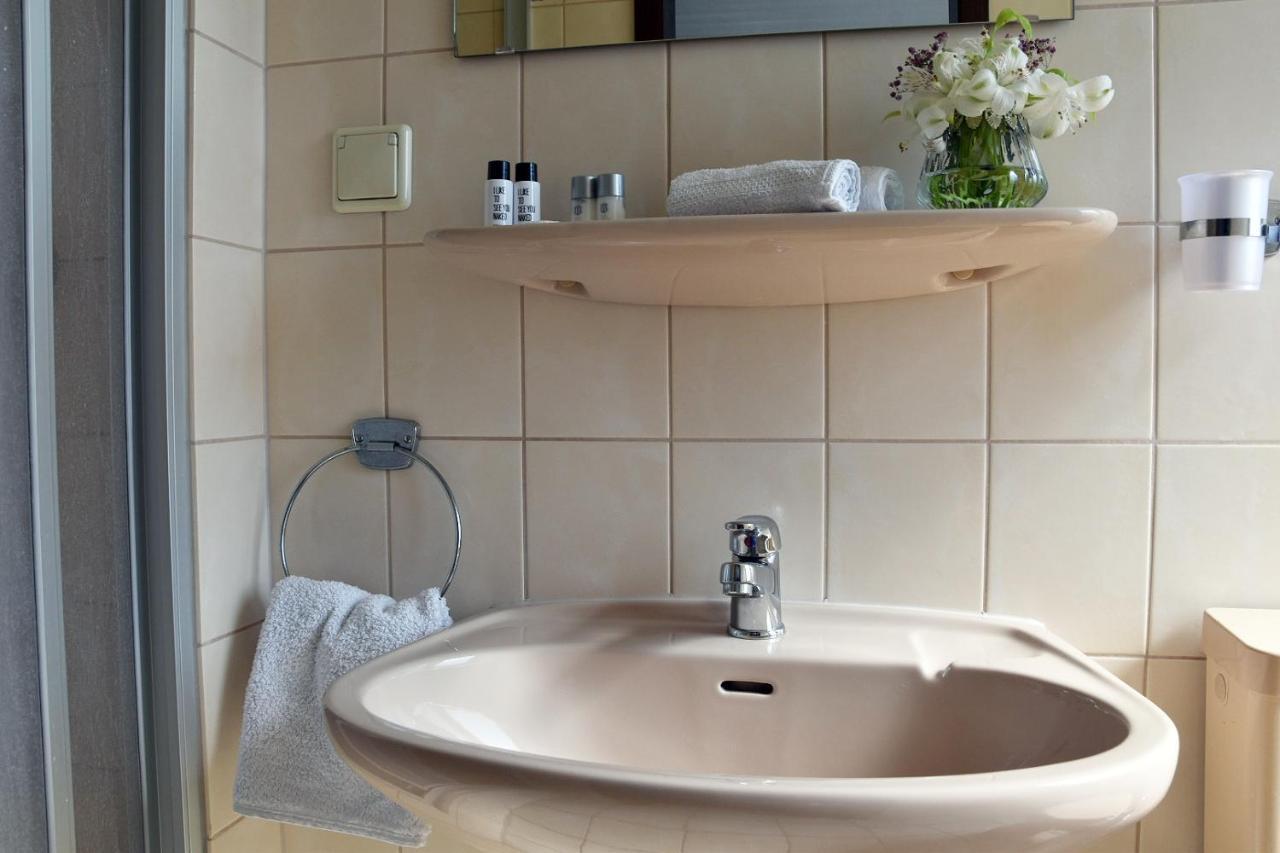 Hotel Goldene Rose Ebersbach an der Fils المظهر الخارجي الصورة