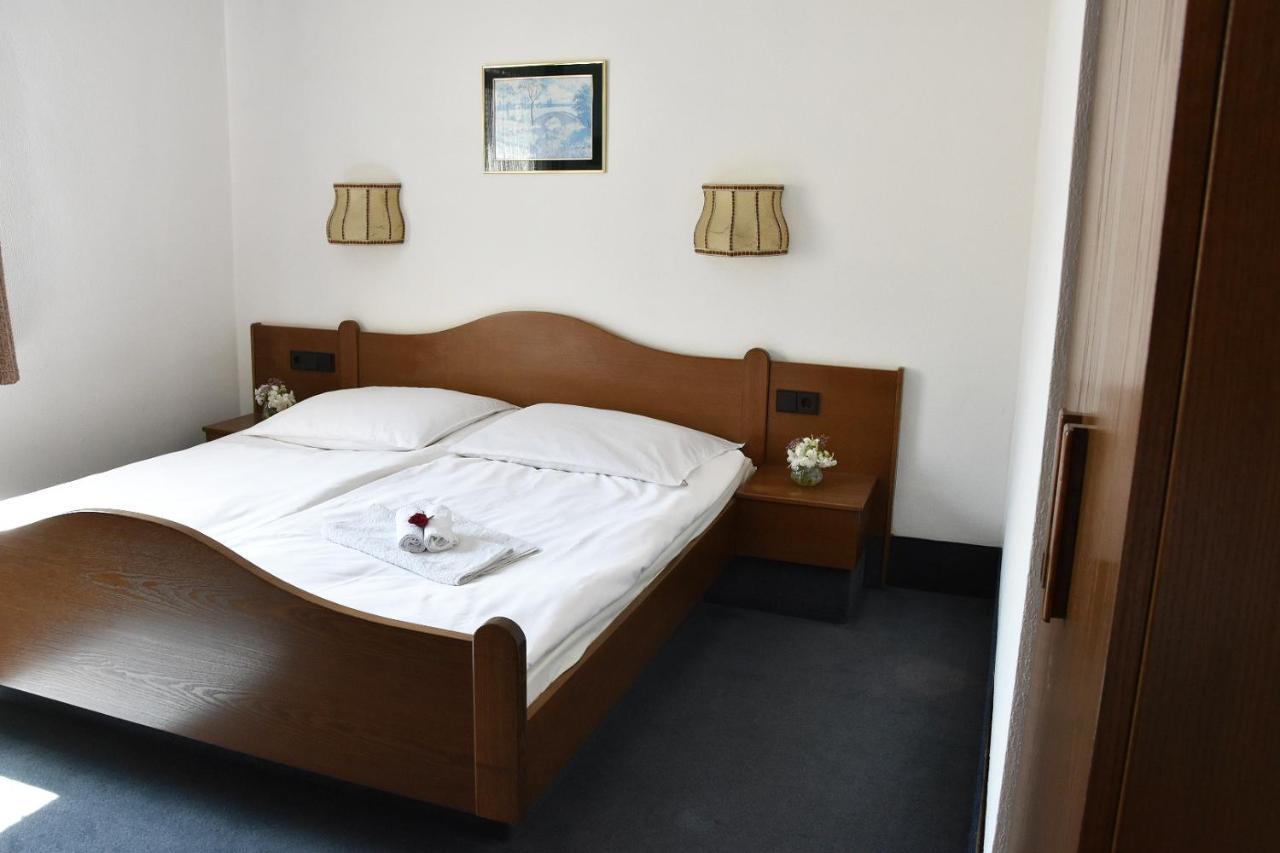 Hotel Goldene Rose Ebersbach an der Fils المظهر الخارجي الصورة