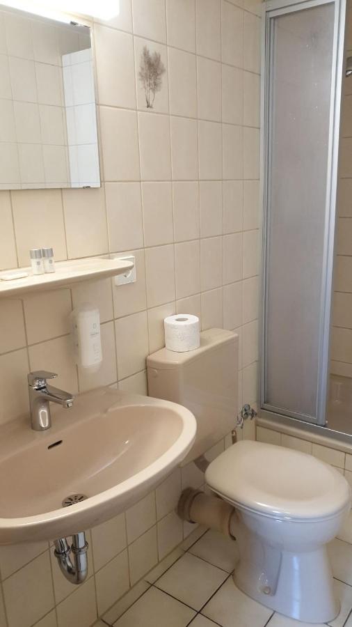 Hotel Goldene Rose Ebersbach an der Fils المظهر الخارجي الصورة