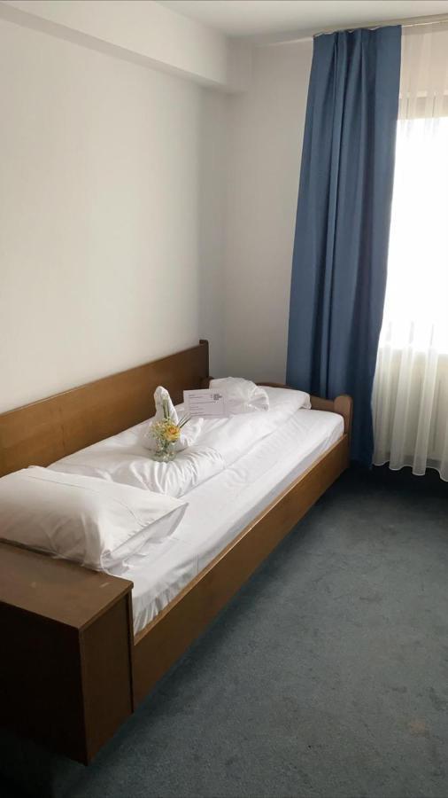 Hotel Goldene Rose Ebersbach an der Fils المظهر الخارجي الصورة